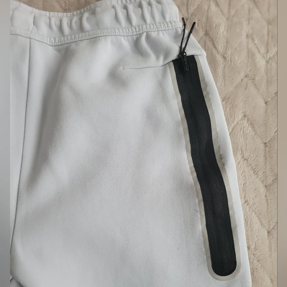 NIKE SMALL - Picture 3 of 10